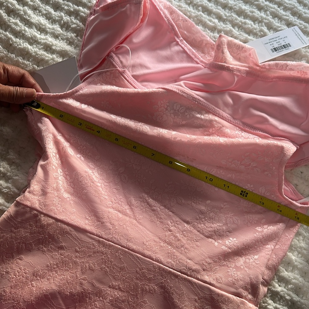 Elegpetal + pump Vada midi dress pink lace - Picture 7 of 12